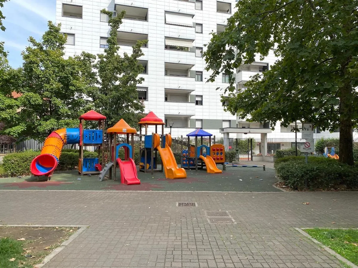 Appartamento con giardino max 6 persone sulla mm3 gialla Milano Italia