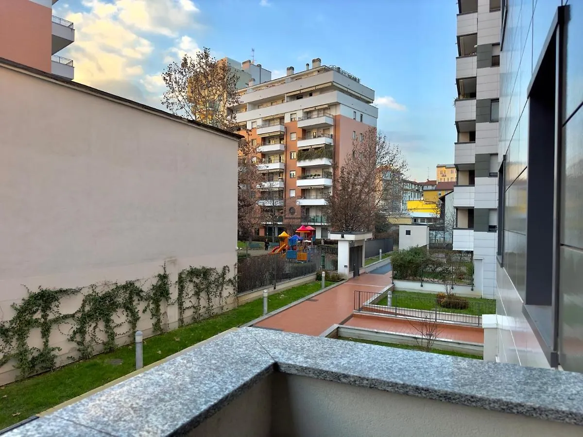 Appartamento con giardino max 6 persone sulla mm3 gialla Milano 0*,
